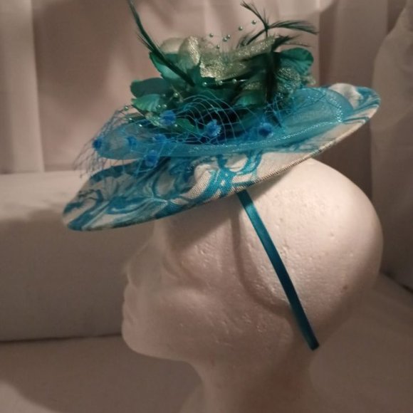 MOTHER'S DAY AQUA MEDIUM FASCINATOR TOPPER HAT FOR CHURCH AND SPECIAL OCCASIONS - Picture 5 of 9